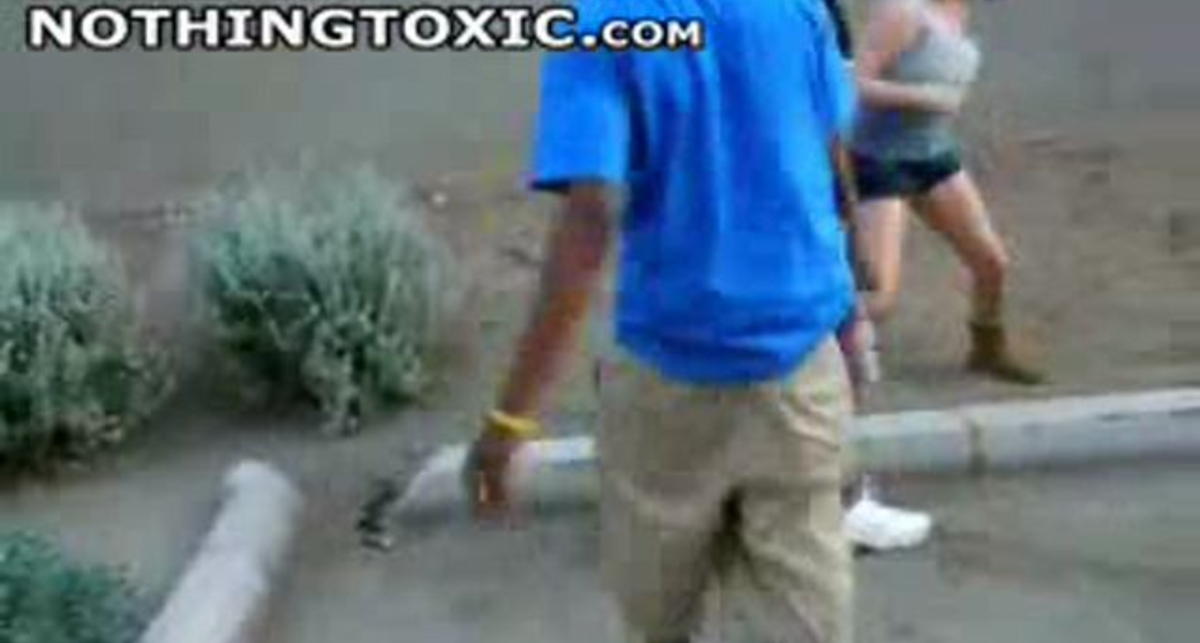 Драка мужика и тёлки