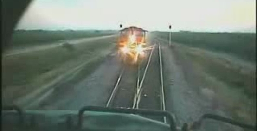 столкновение 2х поездов