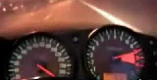 Байкер разогнался до 330 км-ч на ночной дороге