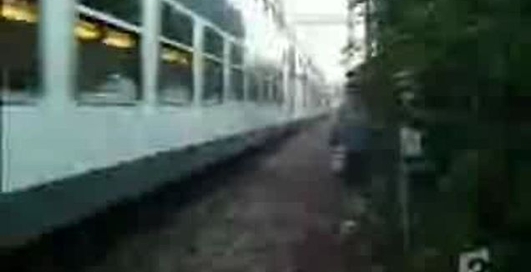 поїзд навіть не пригальмував