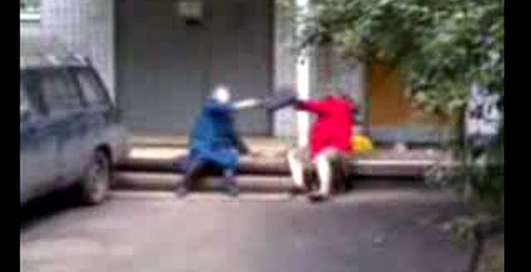 Бабки деруться