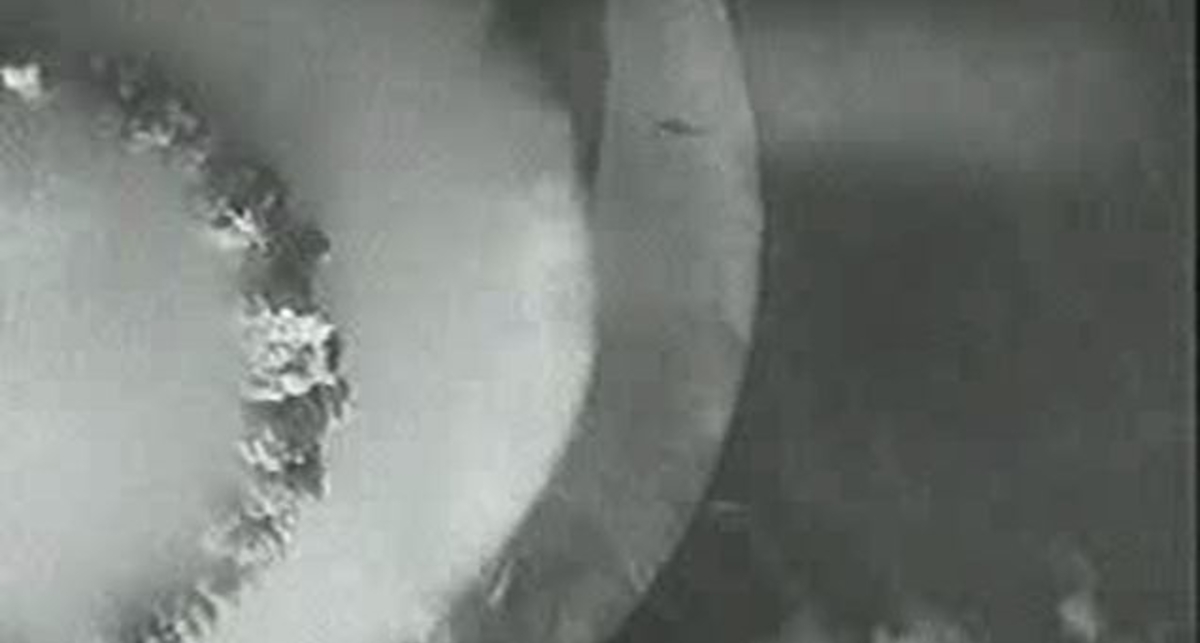 Бам!подводный взрыв