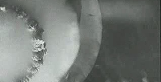 Бам!подводный взрыв