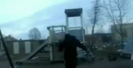 идиот на качелях