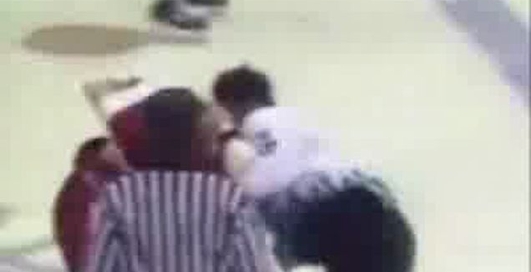 Драка на льду