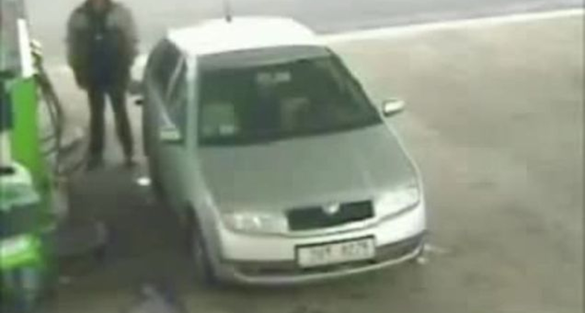 колесо придавило