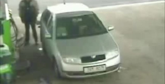 колесо придавило