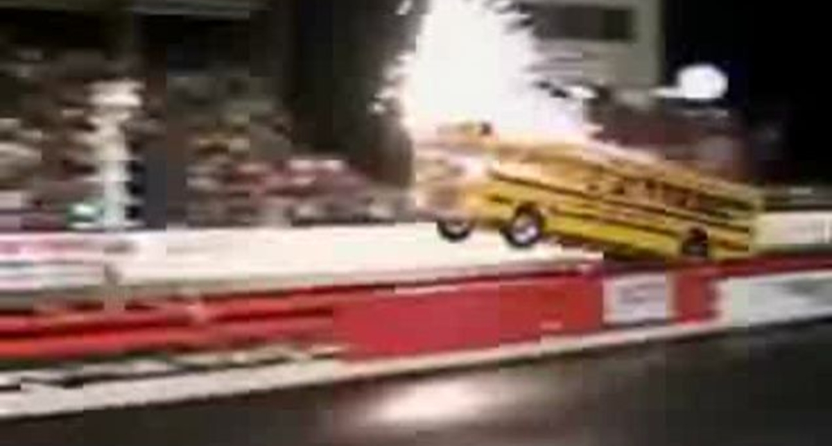 шкільний автобус