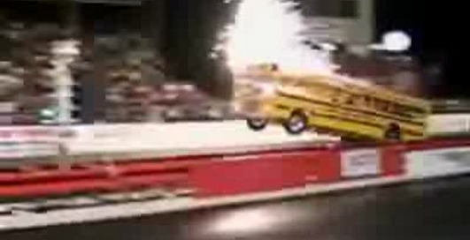 шкільний автобус