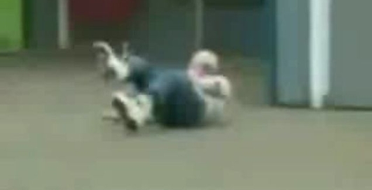 обличчям об асфальт