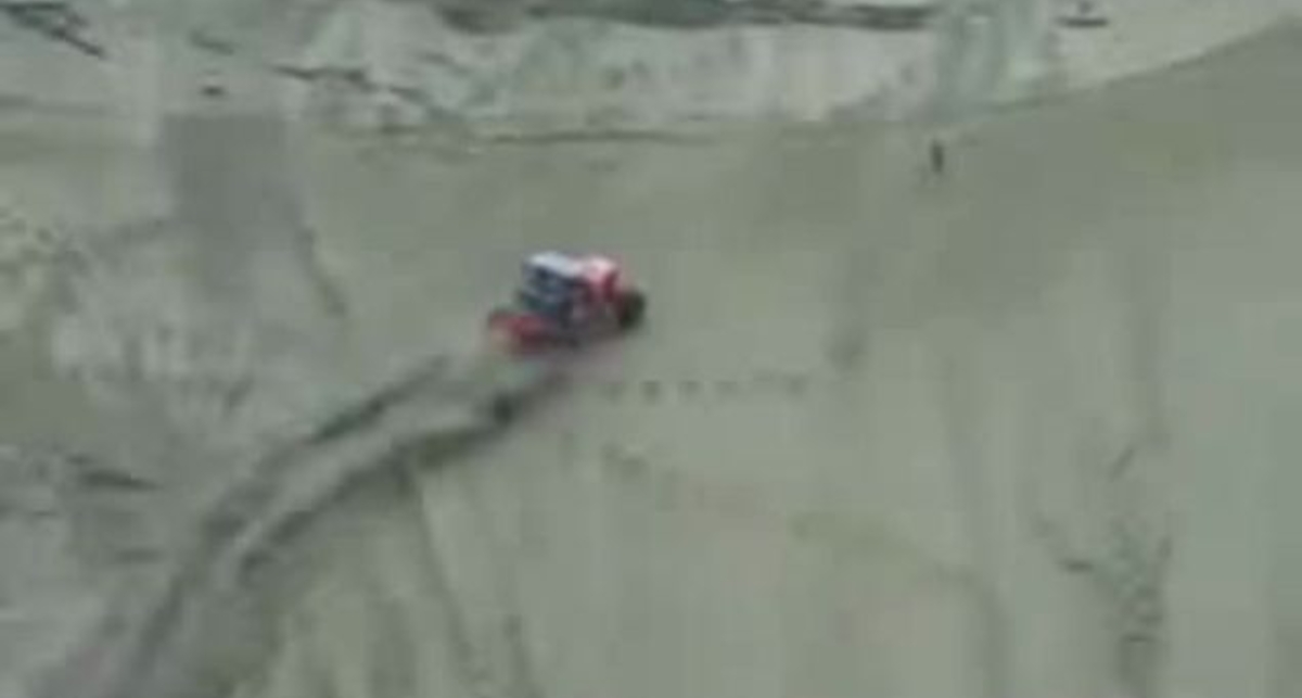 зкотився із гори