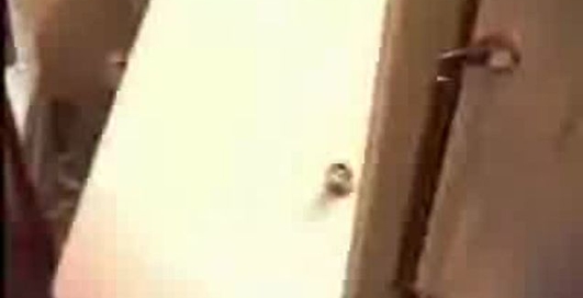 прибило дверима