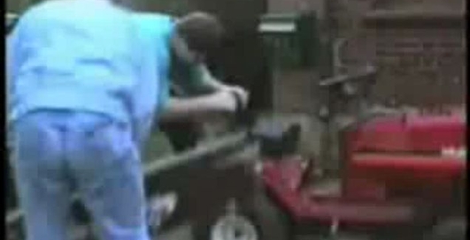 завантаження трактора