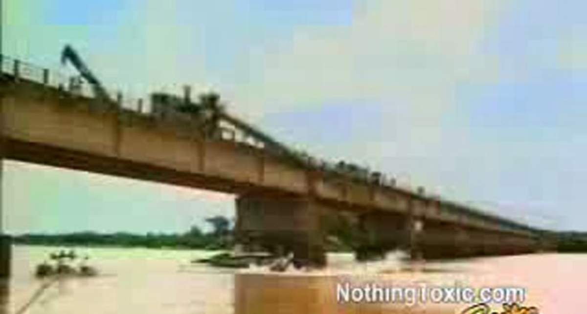 УПАЛ В РЕКУ D