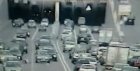 Нельзя переходить дорогу в неприспособленн ых для этого местах