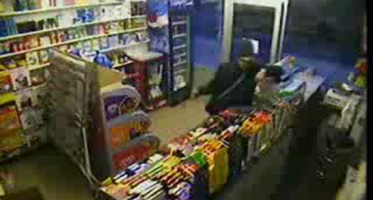 Нападение на магазин с арбалетом