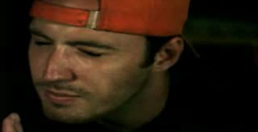 Удар по лицу