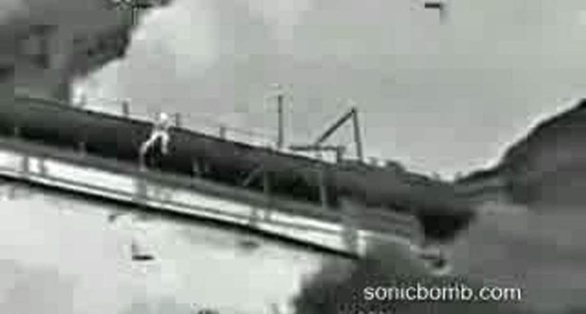 Расстрел мужика с вертолета