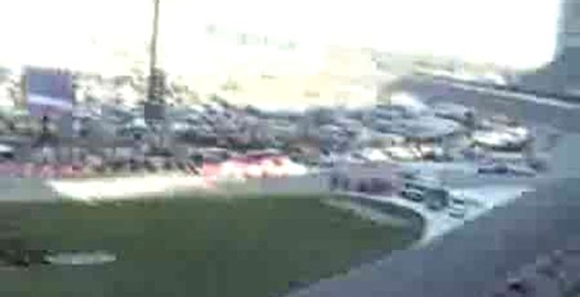 Неимоверный прыжок на мотоцикле