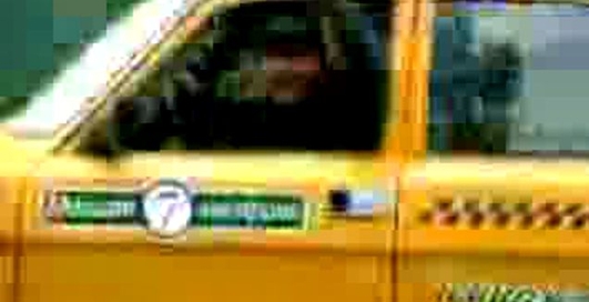 Такси и пешеход