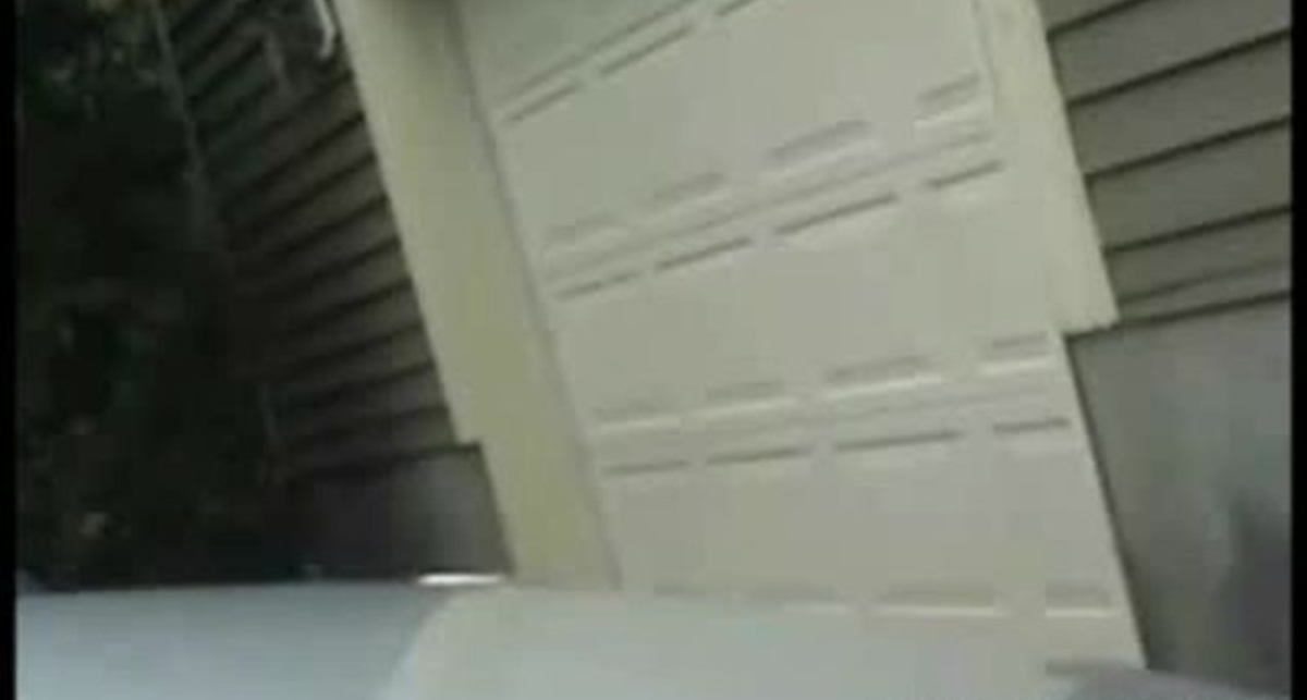 м’ячем в голову