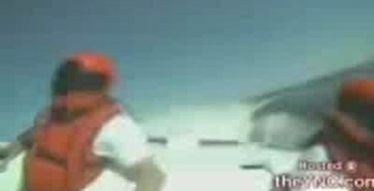 на швидкісному човні