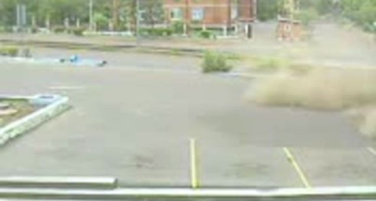 Уличный гонщик не вписался в поворот