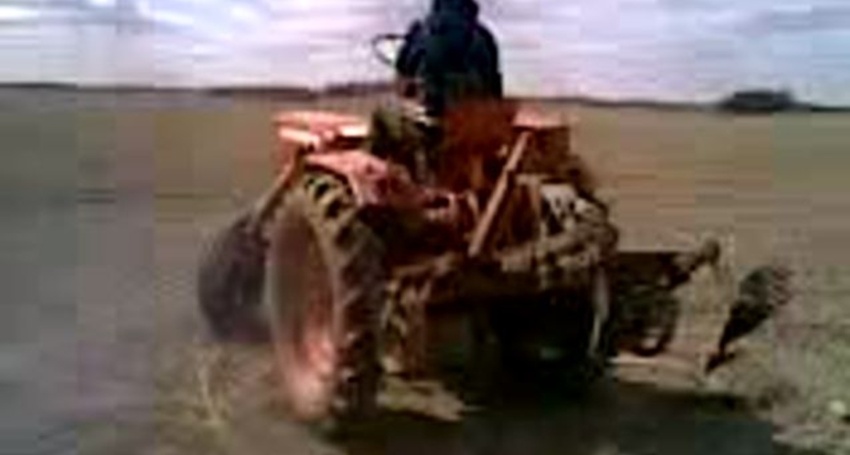 Отжиг на тракторе!!!