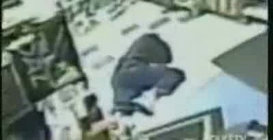 вистрелив у грабіжника