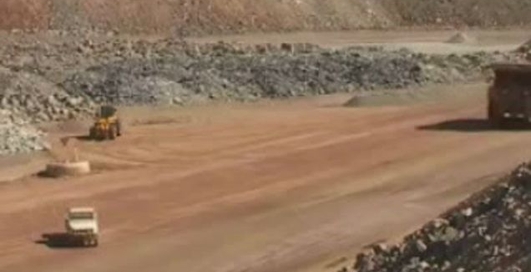 велика вантажівка