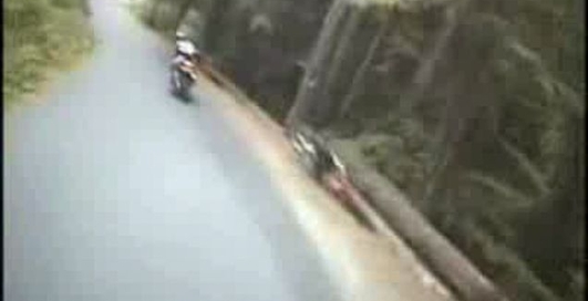 падіння мотоцикліста