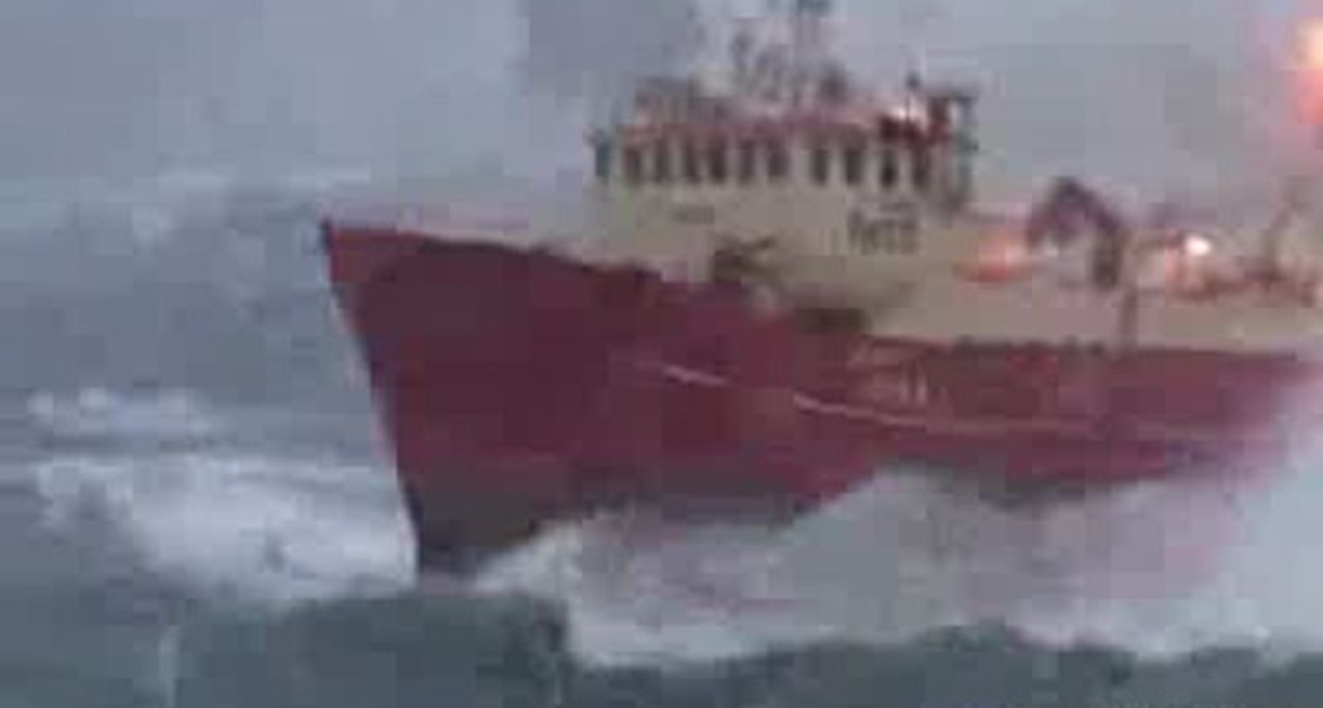 Шторм на море