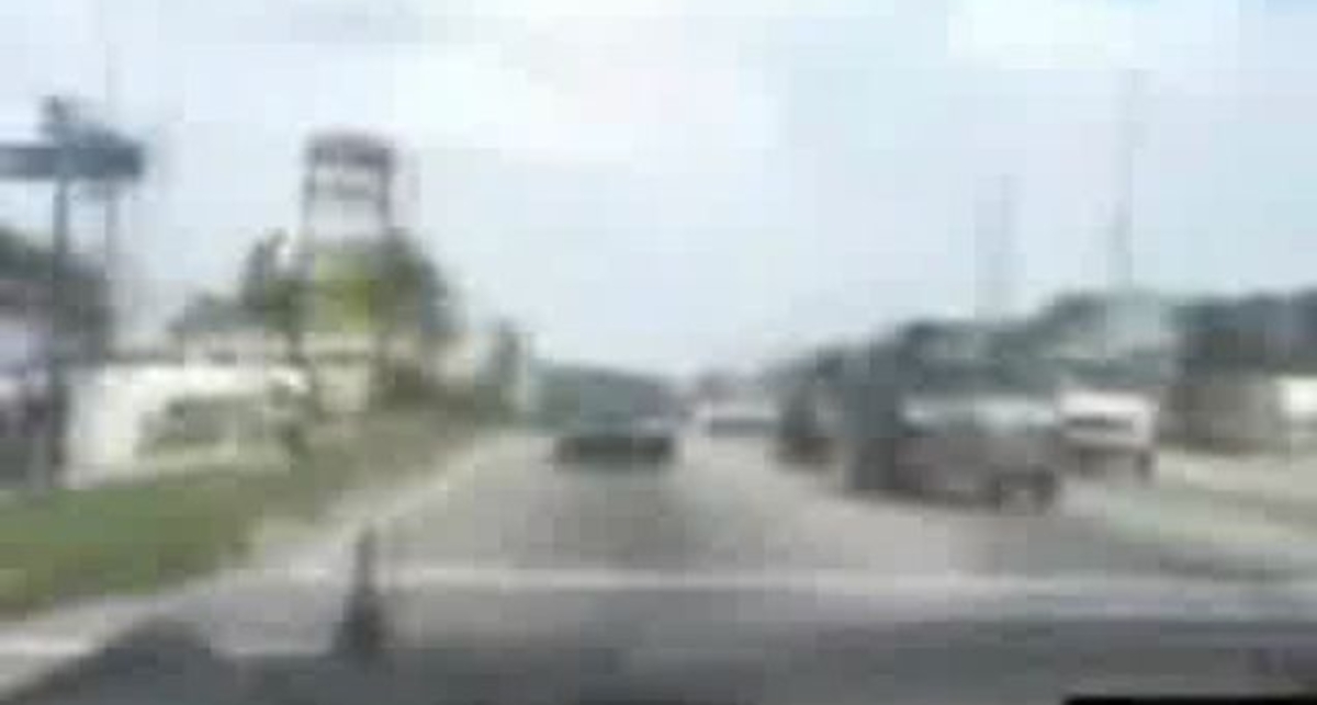 Голый кабриолет