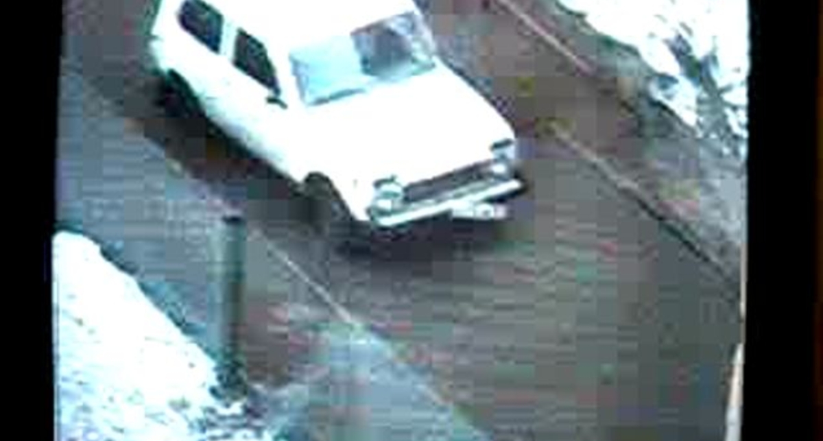 жесать! лужа напротив моего дома в уренгое!