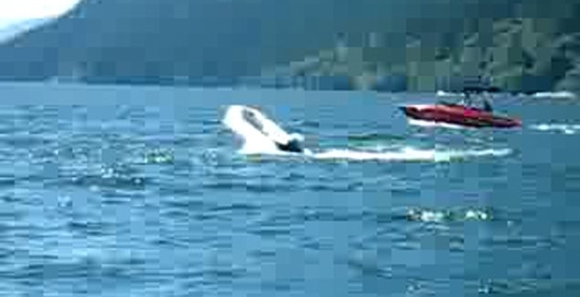 Неуправляемая лодка