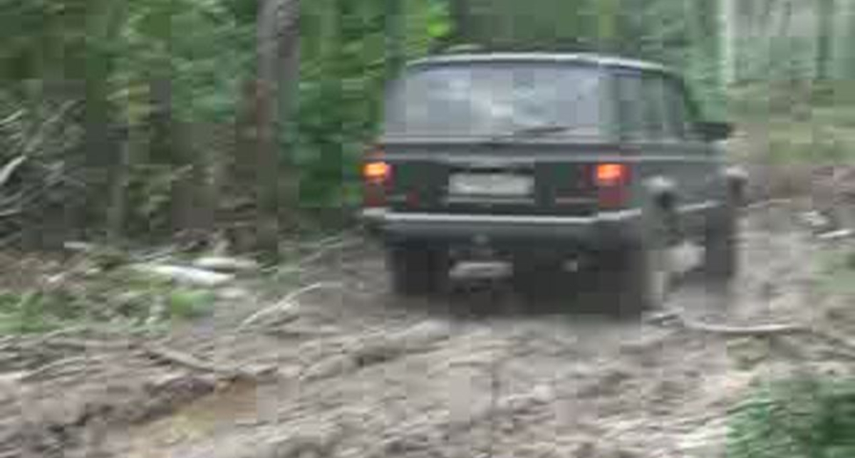 Jeep по грязи.