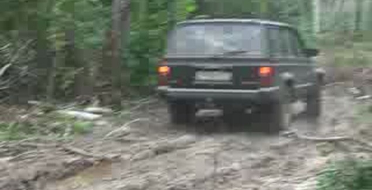 Jeep по грязи.
