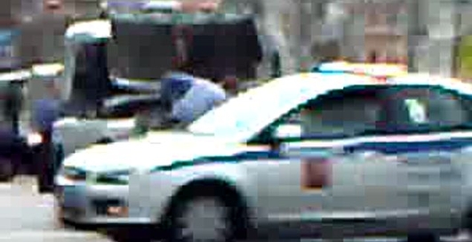 Мент против УАЗика!!!