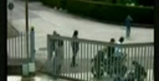 Байкер и ворота