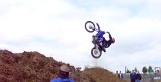 Привалило мотоциклом