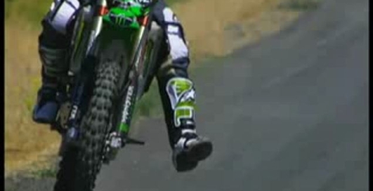 Самый длинный прыжок на мотоцыкле!