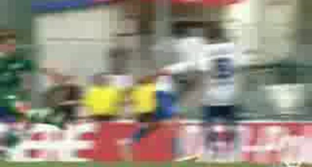 Футбольный хед-шот