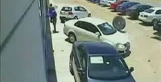 Тут откуда не возьмись появилось...колесо