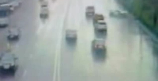 Занесло на мокрой дороге