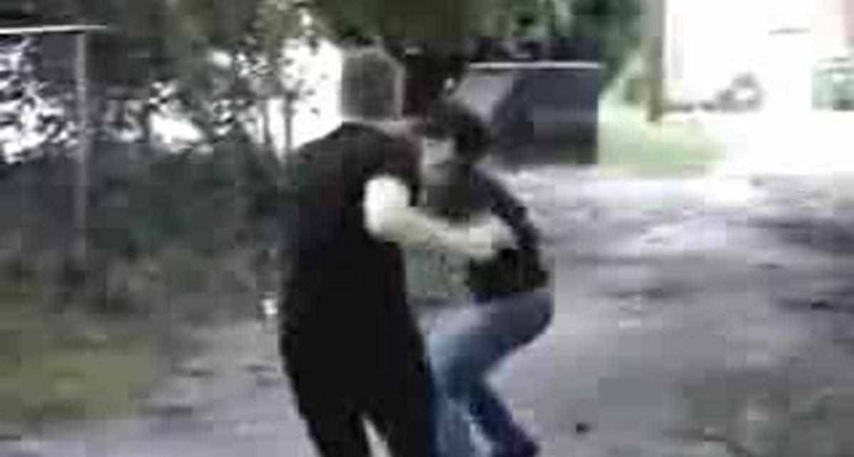 как дерутся эмо