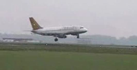 пьяный пилот самолета.flv