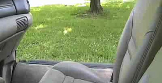 Lincoln Mark VIII с необычной системой открывания дверей