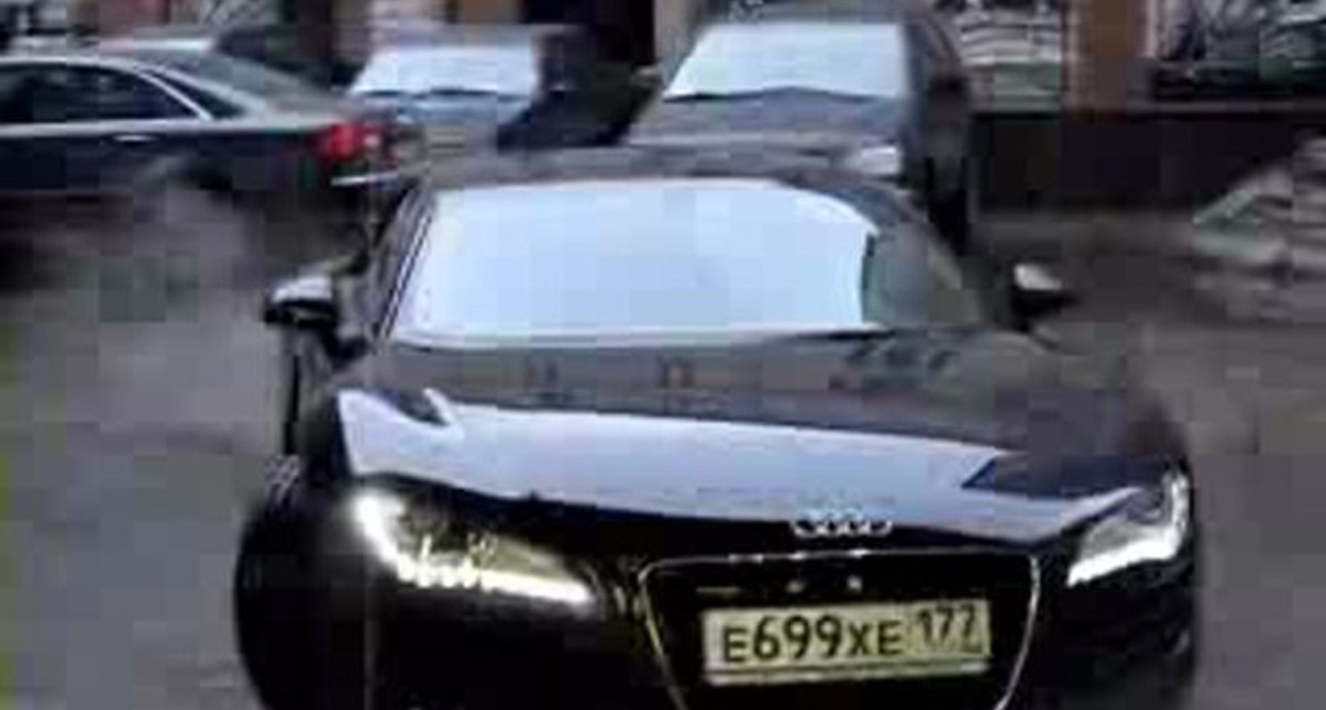 Audi R8 making donuts