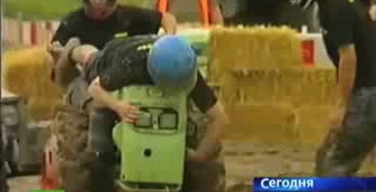 Грязные гонки на тюнинговых тракторах