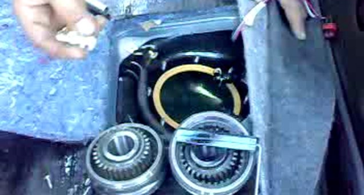 Шестеренки в бензобаке